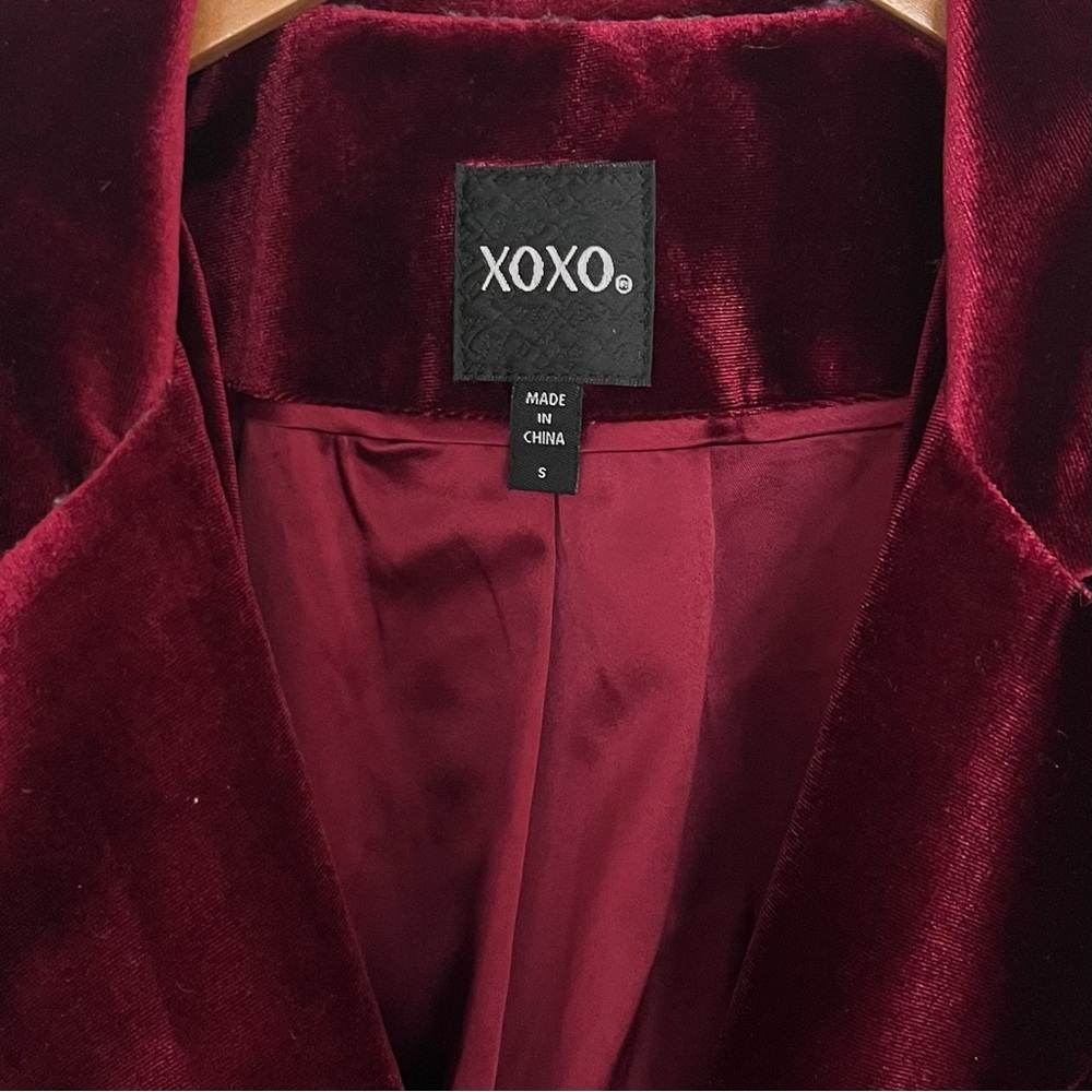 XOXO Women's Velvet Velour Burgundy Blazer Size S Jeweled Button Dark Romantic - Picture 6 of 7